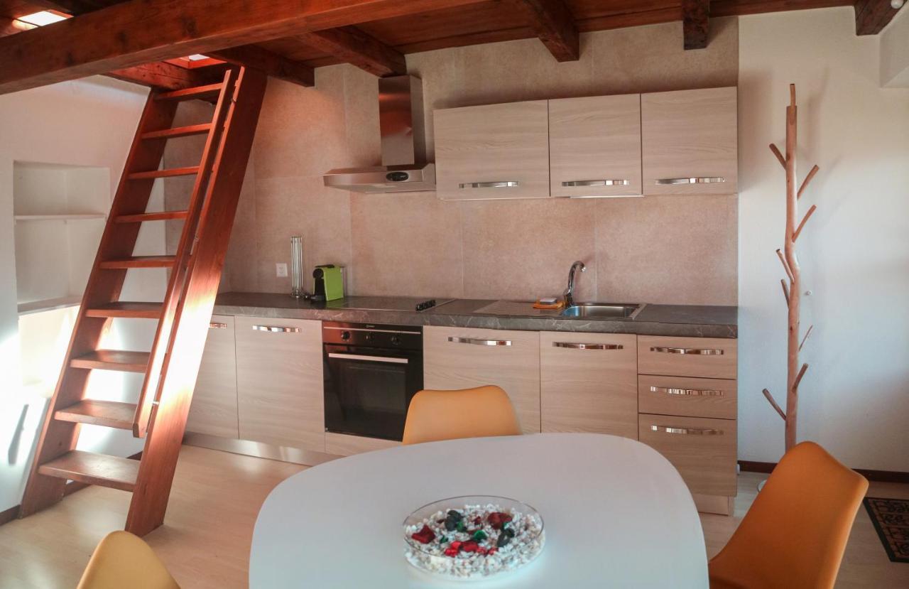 Wisteria House - Holiday Apartment Cadenazzo Exterior foto